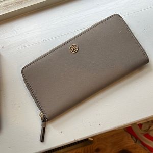 Tory Burch wallet
